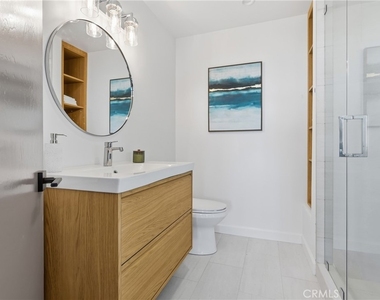 740 The Strand - Photo Thumbnail 6