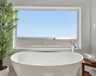 740 The Strand - Photo Thumbnail 13