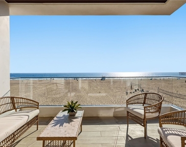 740 The Strand - Photo Thumbnail 37