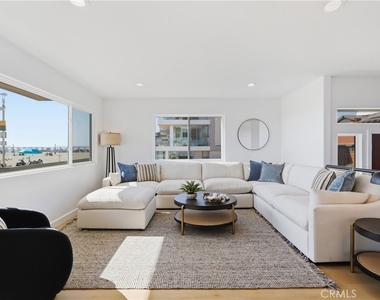 740 The Strand - Photo Thumbnail 7