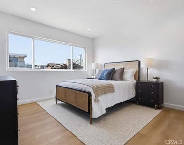 740 The Strand - Photo Thumbnail 20