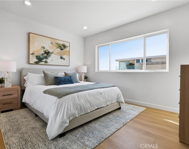 740 The Strand - Photo Thumbnail 17