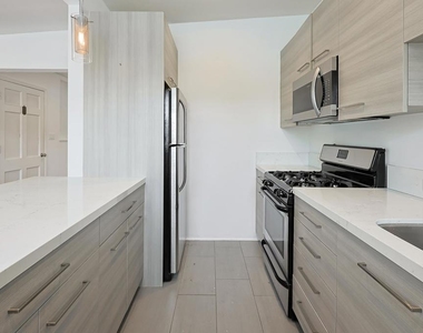 751 D Avenue - Photo Thumbnail 9
