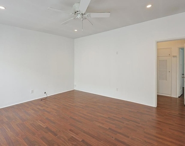 751 D Avenue - Photo Thumbnail 2
