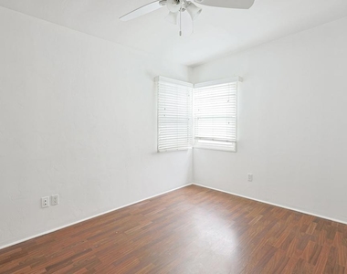 751 D Avenue - Photo Thumbnail 11