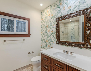 4819 Oakwood Avenue - Photo Thumbnail 10