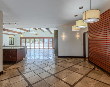 4819 Oakwood Avenue - Photo Thumbnail 2