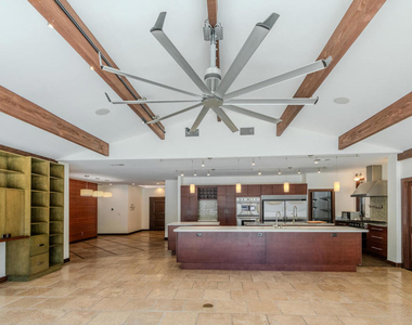 4819 Oakwood Avenue - Photo Thumbnail 4