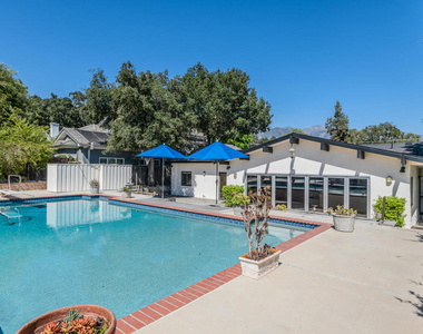 4819 Oakwood Avenue - Photo Thumbnail 25