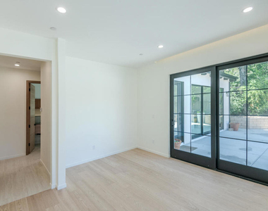 4819 Oakwood Avenue - Photo Thumbnail 34
