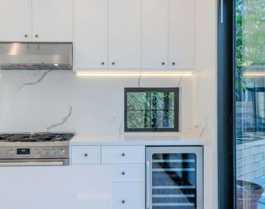 4819 Oakwood Avenue - Photo Thumbnail 31