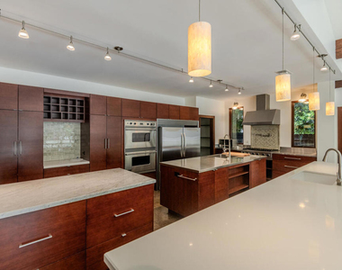 4819 Oakwood Avenue - Photo Thumbnail 7