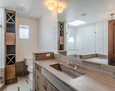 4819 Oakwood Avenue - Photo Thumbnail 15