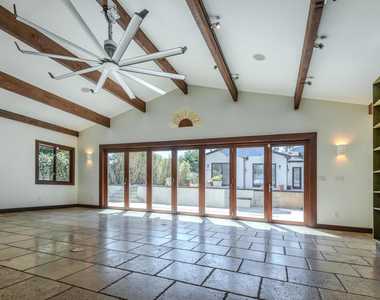 4819 Oakwood Avenue - Photo Thumbnail 8