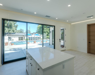 4819 Oakwood Avenue - Photo Thumbnail 29