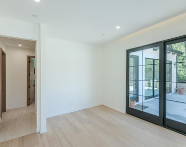 4819 Oakwood Avenue - Photo Thumbnail 38