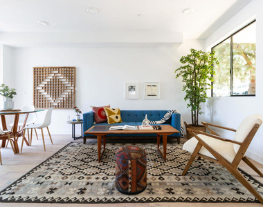 2172 Clifford Street - Photo Thumbnail 3