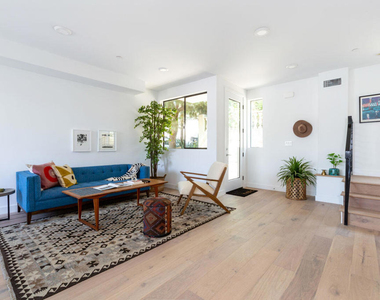 2172 Clifford Street - Photo Thumbnail 8