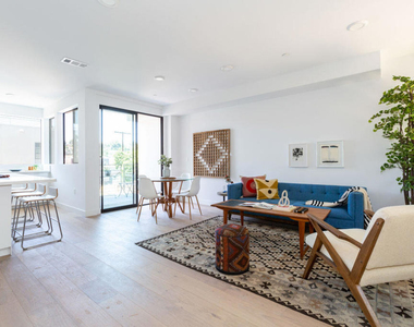 2172 Clifford Street - Photo Thumbnail 5