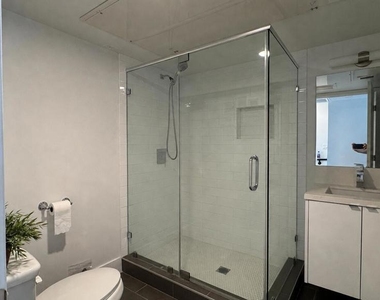 2172 Clifford Street - Photo Thumbnail 17