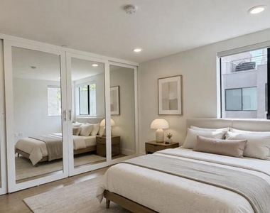 2172 Clifford Street - Photo Thumbnail 10