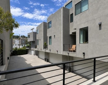2172 Clifford Street - Photo Thumbnail 1