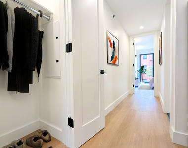 1312 Lincoln Place - Photo Thumbnail 3