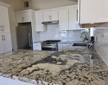 1812 W Balboa - Photo Thumbnail 3