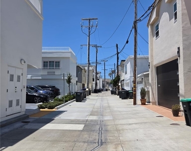1812 W Balboa - Photo Thumbnail 17