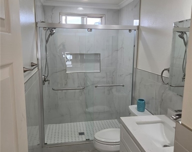 1812 W Balboa - Photo Thumbnail 11