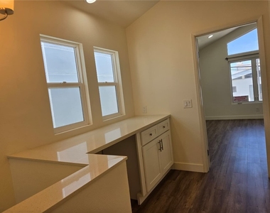 1812 W Balboa - Photo Thumbnail 2