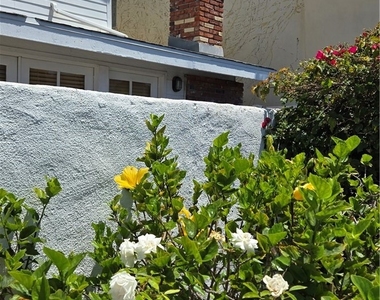 1812 W Balboa - Photo Thumbnail 21