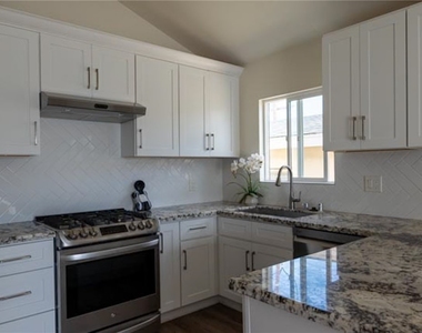 1812 W Balboa - Photo Thumbnail 6