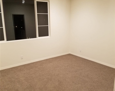 2459 S Loom Court - Photo Thumbnail 2