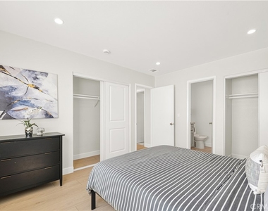 4141 E Addington Circle - Photo Thumbnail 12