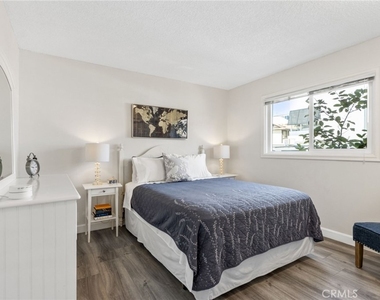 218 E Balboa - Photo Thumbnail 16
