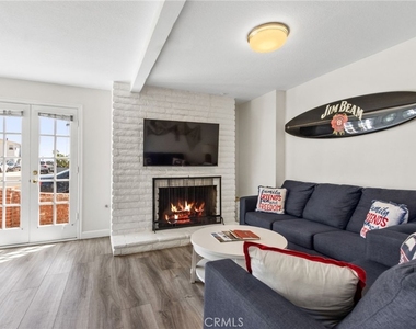 218 E Balboa - Photo Thumbnail 3