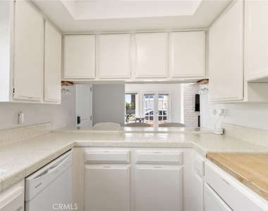 218 E Balboa - Photo Thumbnail 7