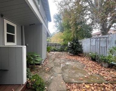 134 Cypress Street - Photo Thumbnail 7