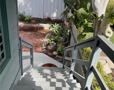 31696 Third Ave - Photo Thumbnail 3