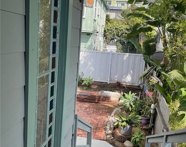 31696 Third Ave - Photo Thumbnail 2