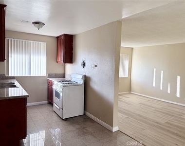 4830 Canoga Street - Photo Thumbnail 5