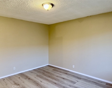 4830 Canoga Street - Photo Thumbnail 8