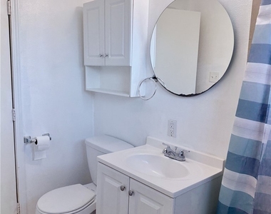 4830 Canoga Street - Photo Thumbnail 6