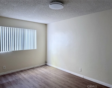 4830 Canoga Street - Photo Thumbnail 8