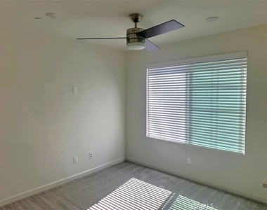 1014 W Buttercup - Photo Thumbnail 21