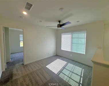 1014 W Buttercup - Photo Thumbnail 22