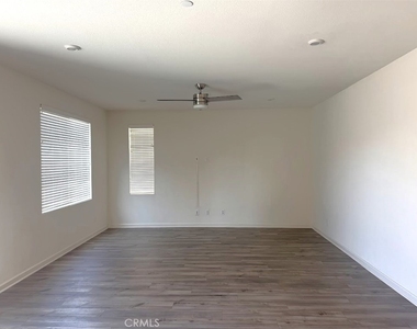 1014 W Buttercup - Photo Thumbnail 3