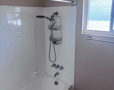 2447 Grove Ave - Photo Thumbnail 8