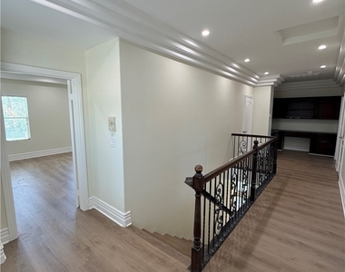 2736 Taylor Avenue - Photo Thumbnail 3